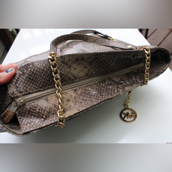 Michael Kors Jet Set tote bag - Picture 13 of 16